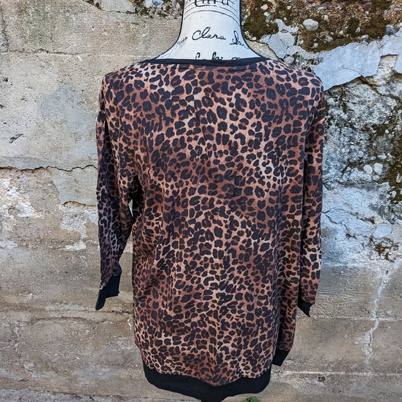 Cheetah Print Top - Picture 2 of 5